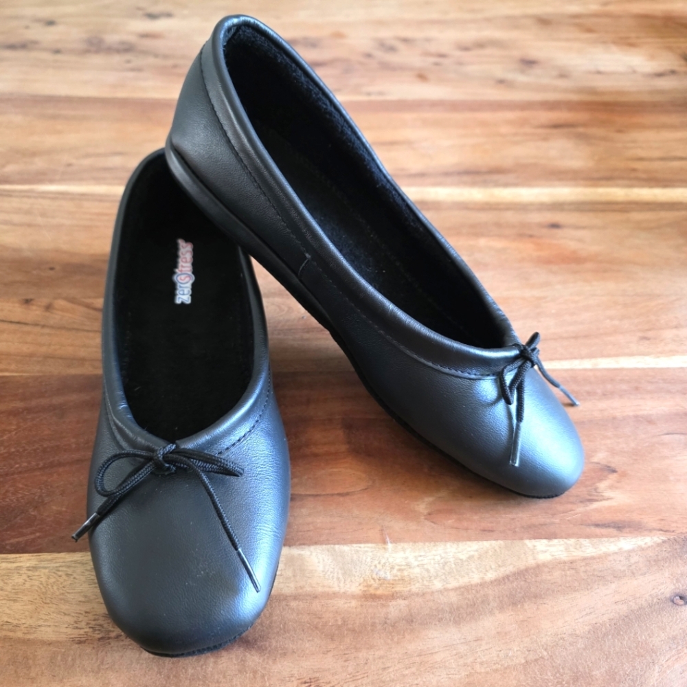 Classic Black Ballet Flats with Bow - Women